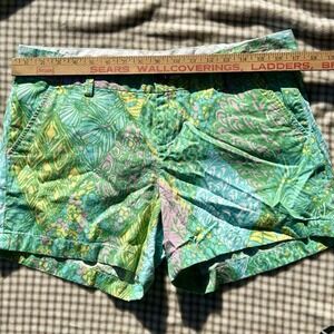 Lilly Pulitzer Callahan Stretch Short Women's size 8 Colorful Green Pink Preppy